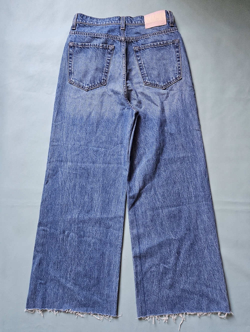 MOTHER SNACKS! The Funnel Heel Cuff Jeans in Delicious Memories Wash - Picture 3 of 12